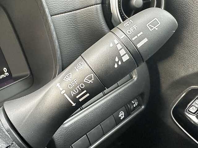 Nissan Juke 1.0 DIG-T N-Connecta (114ps) 5-Door Hatchback