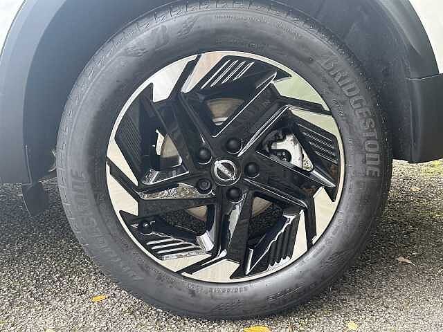 Nissan Qashqai 1.3 DiG-T MH N-Connecta 5dr