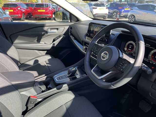 Nissan Qashqai 1.3 DiG-T MH 158 Premiere Edition 5dr Xtronic