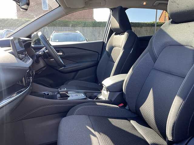 Nissan Qashqai 1.3 DiG-T MH 158 Premiere Edition 5dr Xtronic