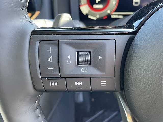 Nissan Qashqai 1.3 DiG-T MH 158 Premiere Edition 5dr Xtronic