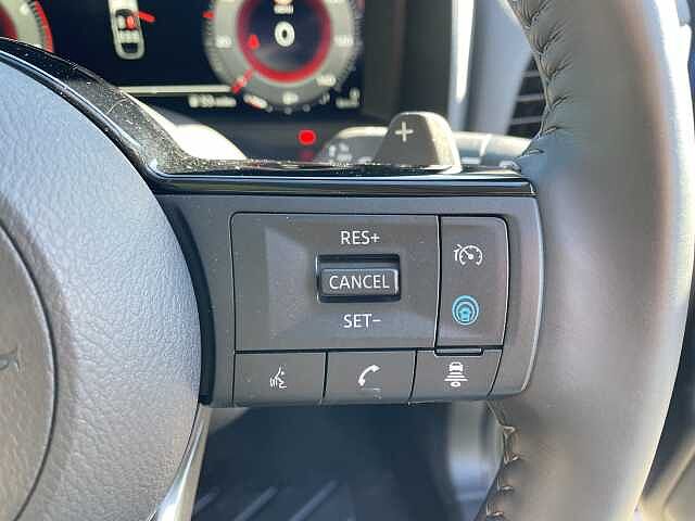 Nissan Qashqai 1.3 DiG-T MH 158 Premiere Edition 5dr Xtronic