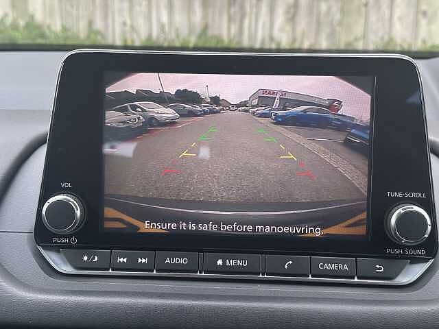 Nissan Qashqai 1.3 DiG-T MH Acenta Premium 5dr