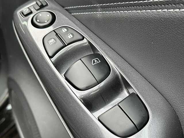 Nissan Juke 1.6 Hybrid Tekna 5dr Auto