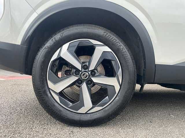 Nissan Qashqai 1.3 DiG-T MH N-Connecta 5dr