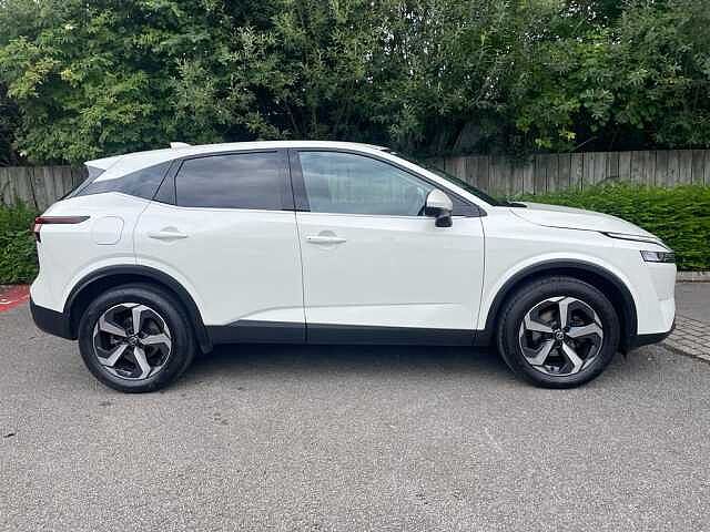Nissan Qashqai 1.3 DiG-T MH N-Connecta 5dr